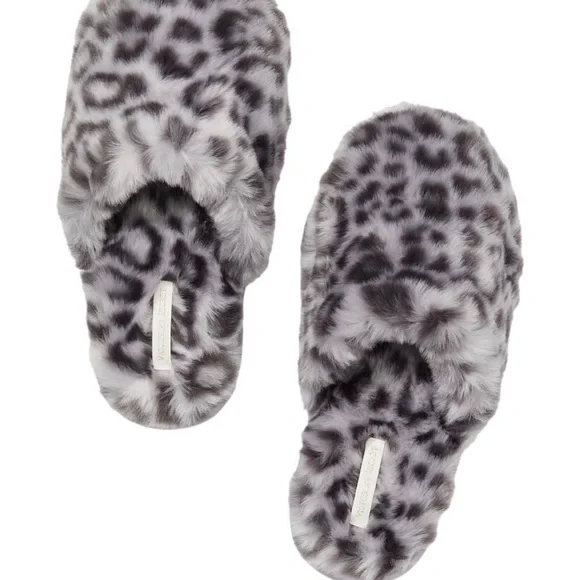 VS VICTORIA SECRET ROBE AND SLIPPERS TRUE SPOTS LEOPARD PRINT